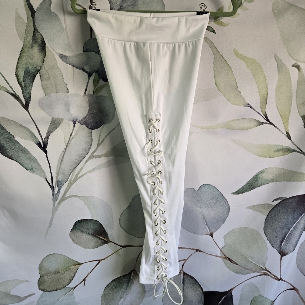 DRESSFO | Side Lace Capri Leggings sz S (4)